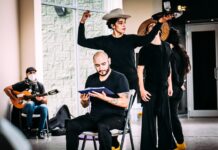 «SOMOS DIOSES» Y CATALEJO DANZA EN BREVE TEMPORADA