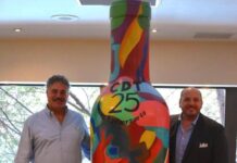 ITINERAN BOTELLAS DE VINO GIGANTES POR TIJUANA