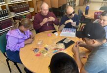 OFRECEN TALLERES PARA PERSONAS DÉBILES VISUALES EN BIBLIOTECA PÚBLICA CENTRAL ESTATAL EN MEXICALI